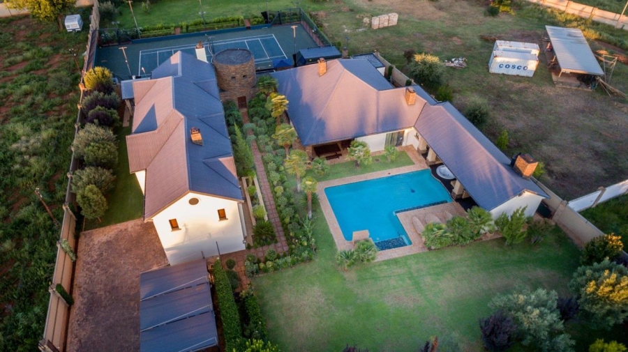 5 Bedroom Property for Sale in Van Der Hoff Park North West